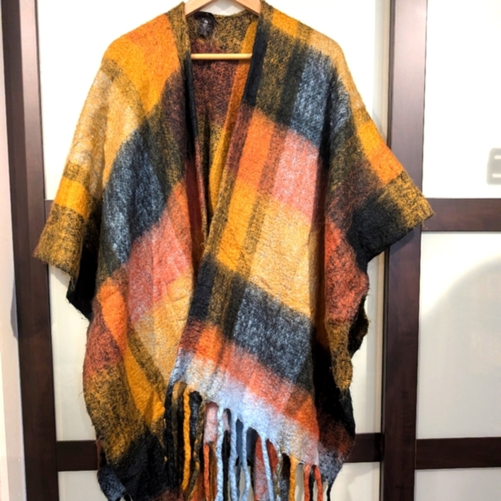 Cozy Steve Madden Shawl/Wrap